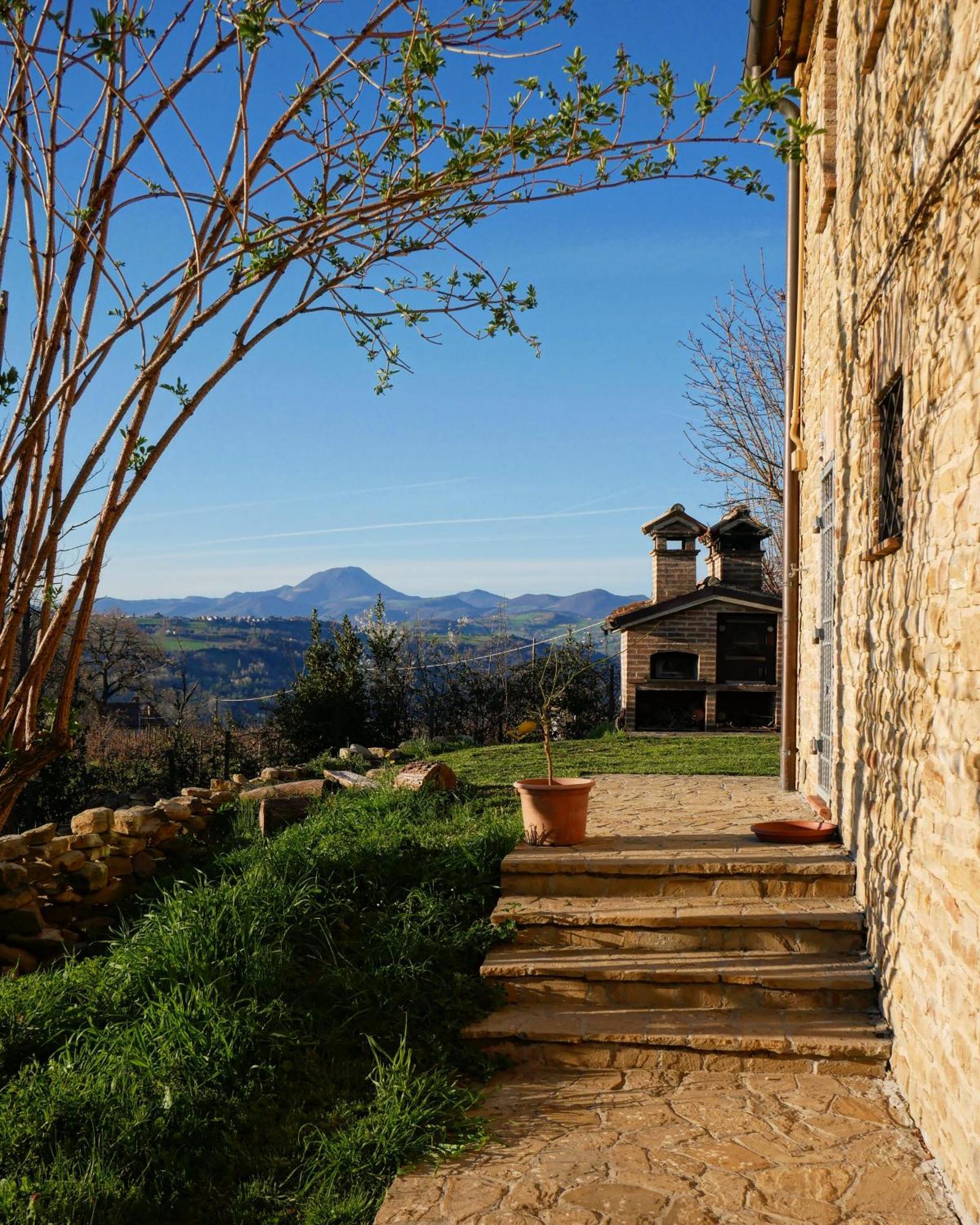 B&B Nel Vigneto Castelplanio Buitenkant foto